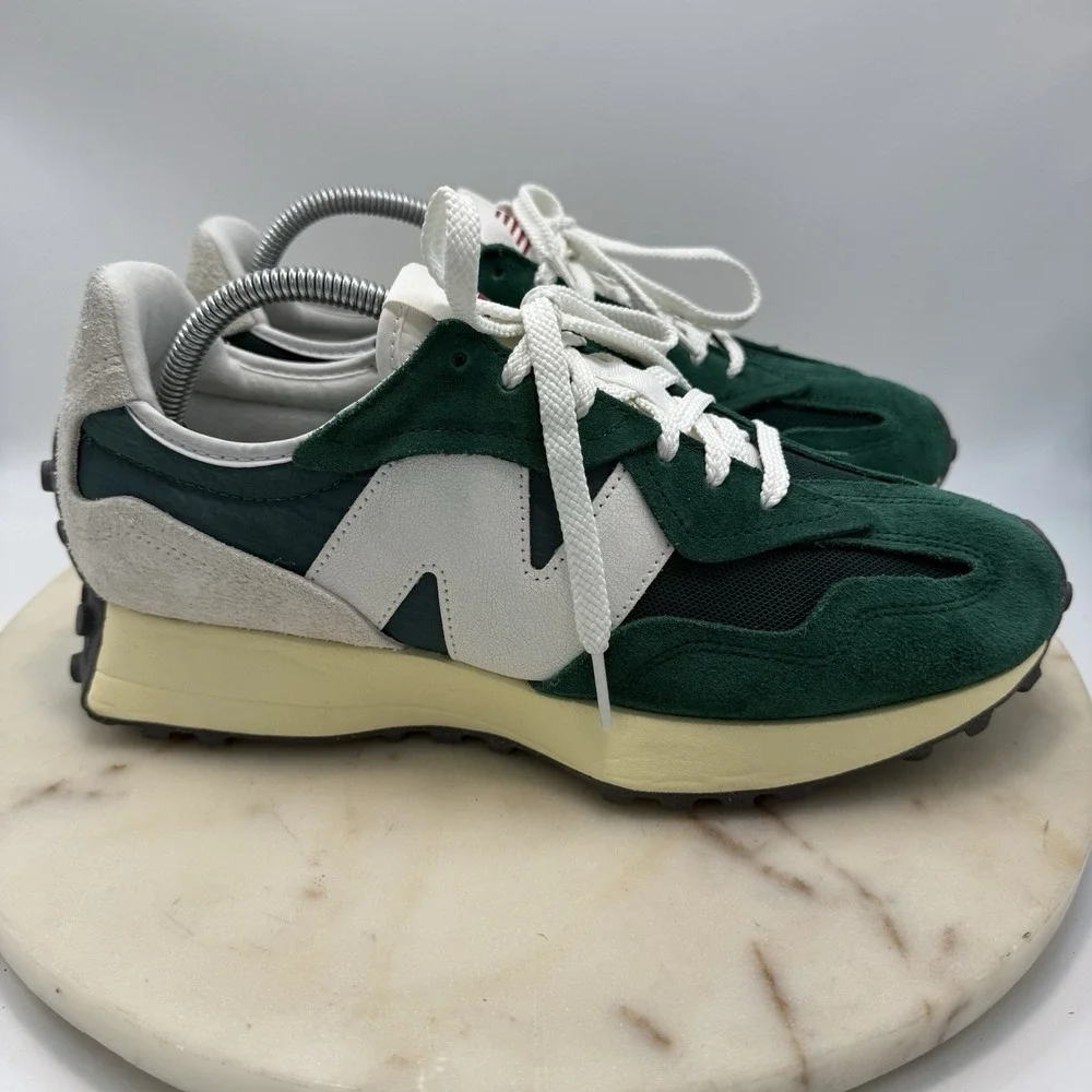 New Balance 327 Green White Suede Sneakers Men's 9.5 Retro Style Shoes U327WRG
